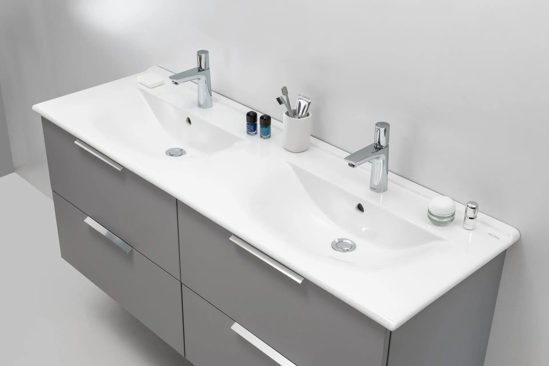 PLAN VASQUE 93 CERAMIQUE BLC SIMPLE GRAPHIC JEJS9C01 DELPHA
