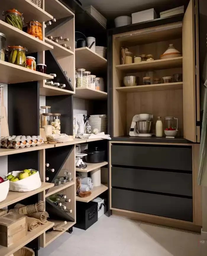 SCHMIDT 2025 du 8 janvier au 31 décembre 2025 - Catalogue page 153