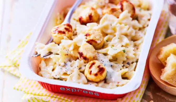 Poulet et mini-farfalles sauce aux 3 fromages