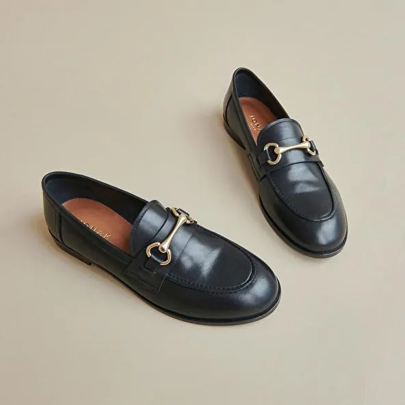 Mocassins à mors dorés en cuir noir