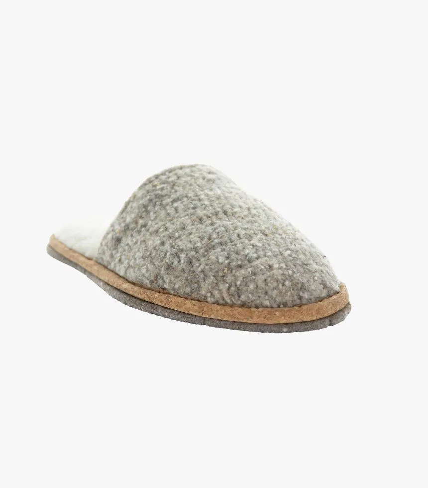 Pantoufle cendrée grise