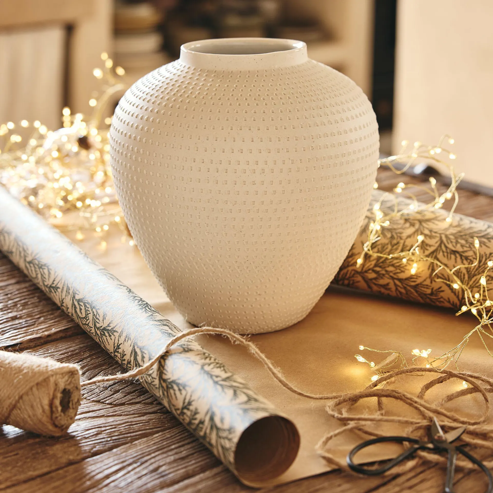 Vase boule texturé en grès D24xH26cm - blanc