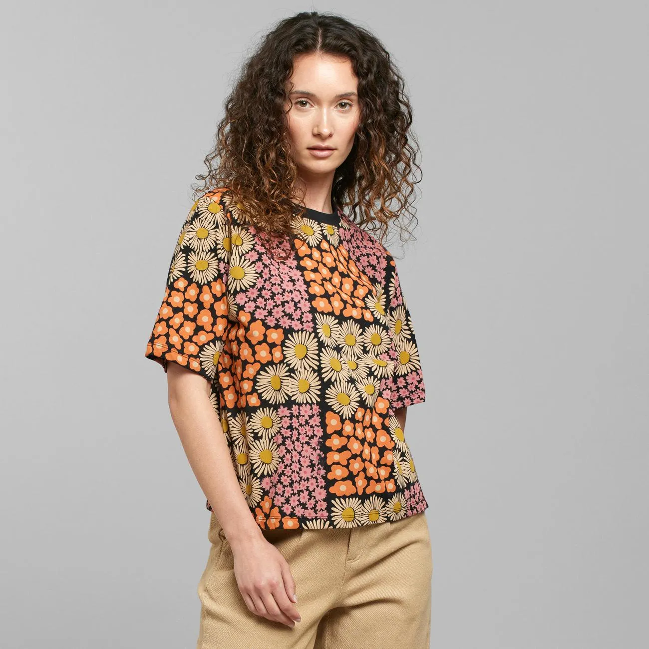 T-shirt Vadstena Small Flowers AOP Black