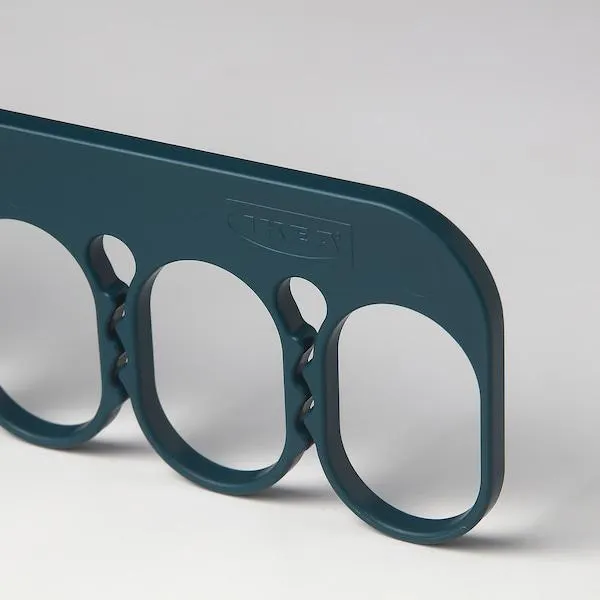 Hanger with 8 grip clips