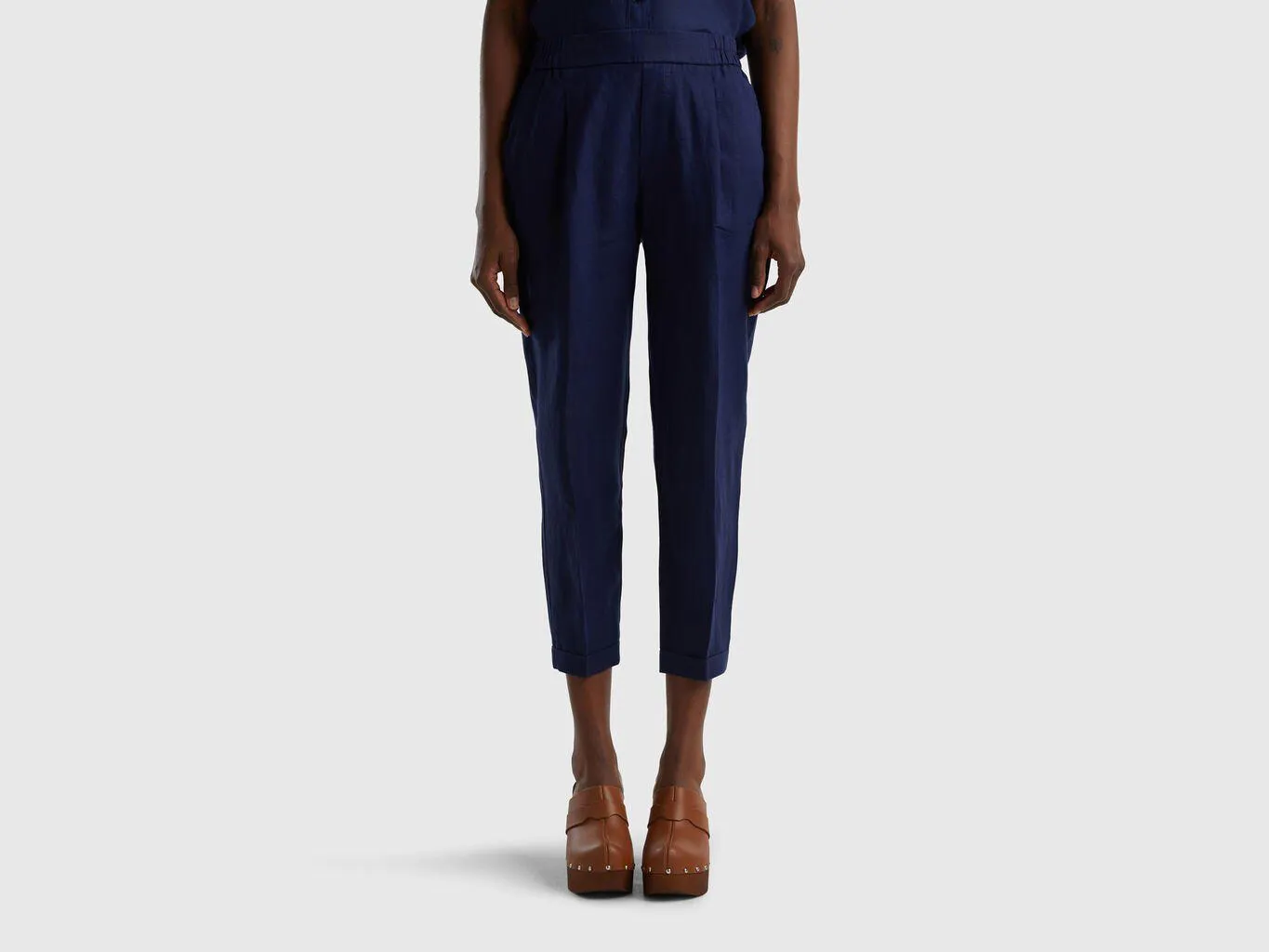 Pantaloni cropped in 100% lino