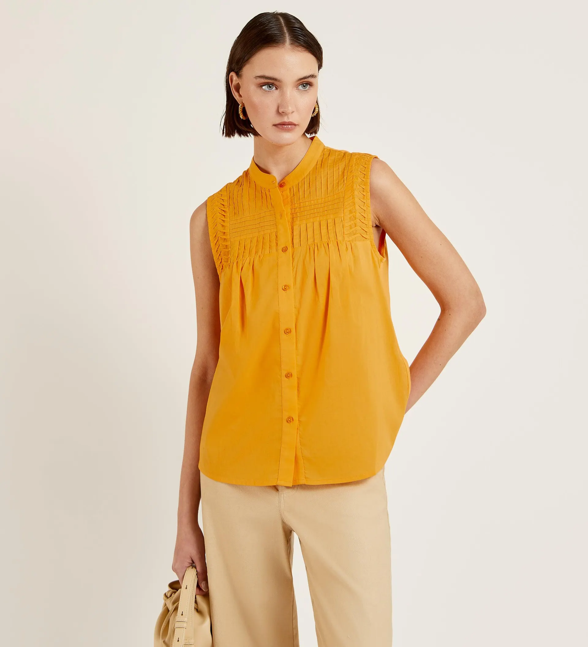 Top canesú plisados