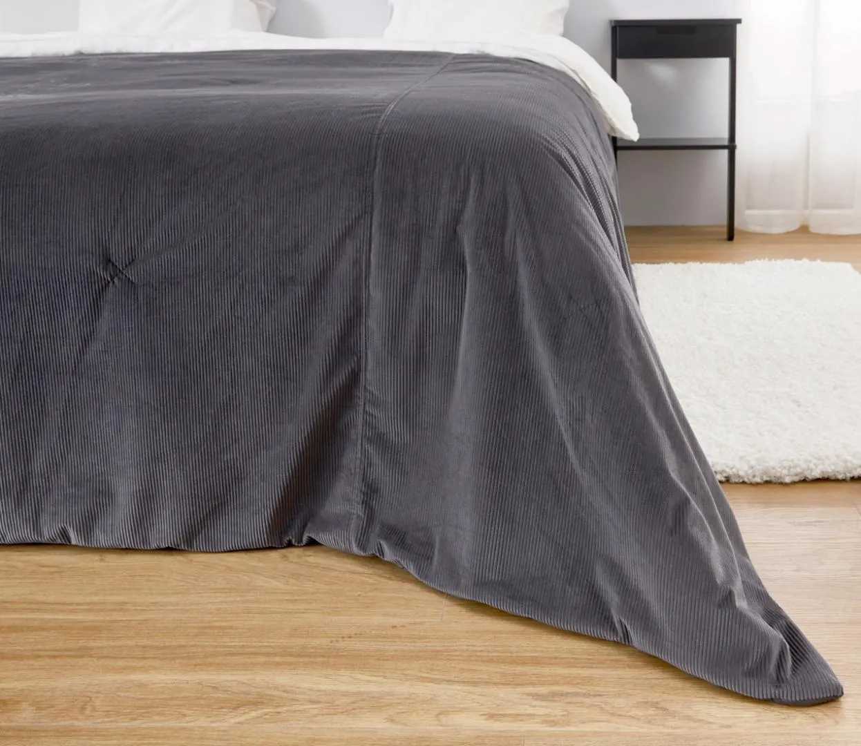 VELVET-päiväpeitto 270 x 270 cm Tummanharmaa