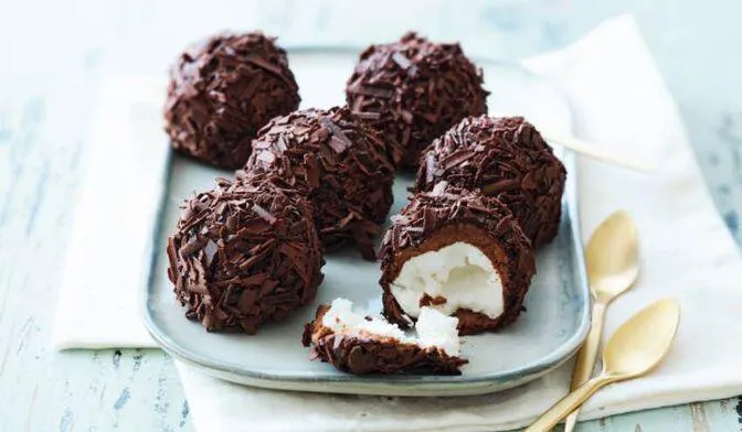 6 mini-merveilleux au chocolat