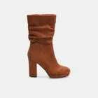 Botas de mujer arrugadas con tacón ancho