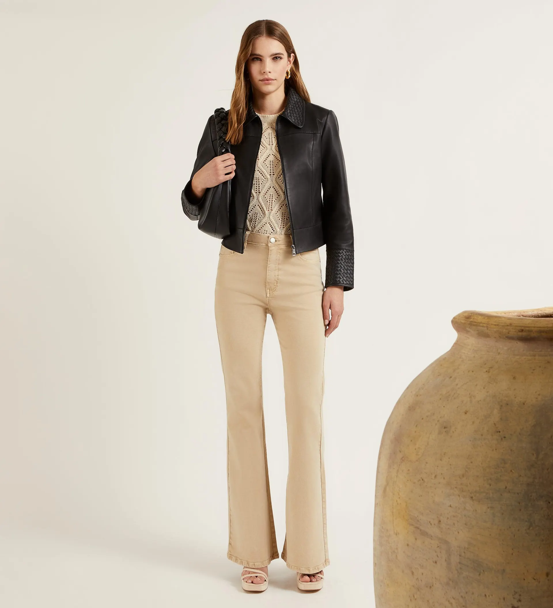 Pantalón vaquero acampanado