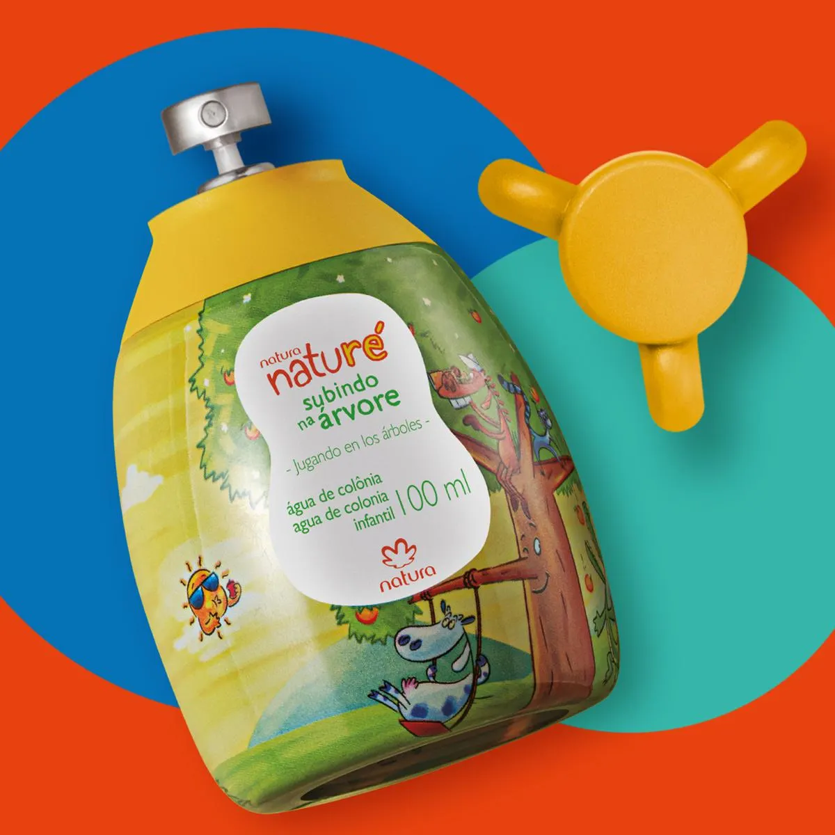 Naturé Jugando en los Árboles