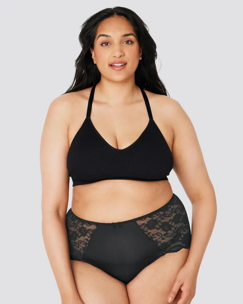 Bella korkeavyötäröiset pikkuhousut pitsillä