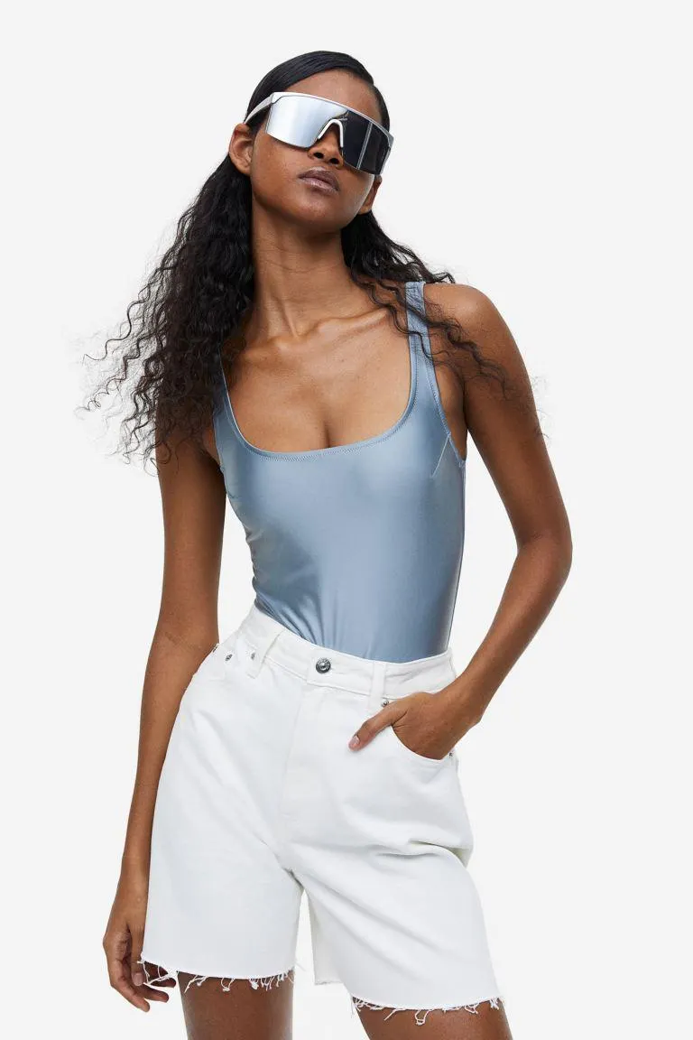 Bermudashortsit High Waist