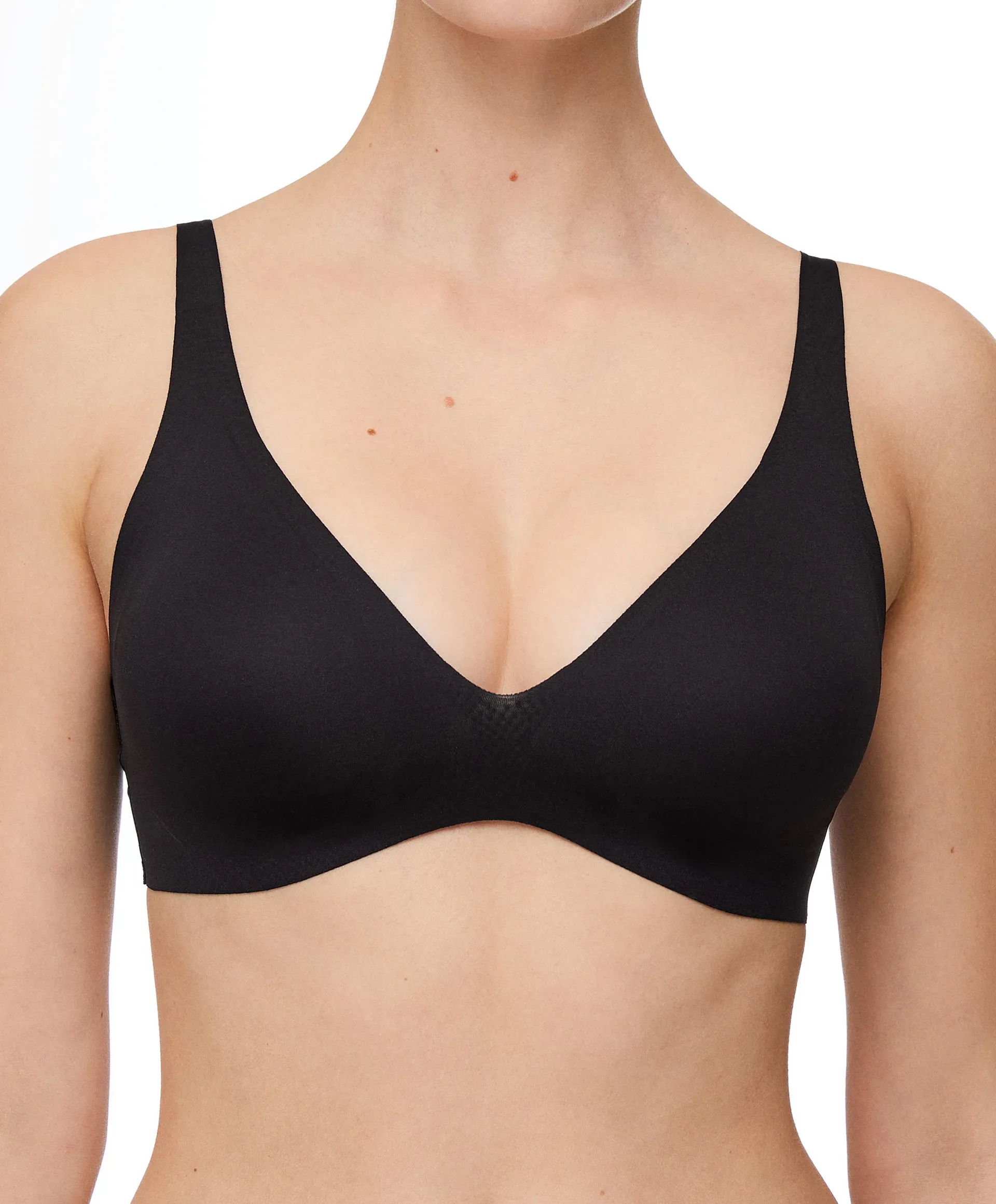Invisible laser-cut halterneck-style bra
