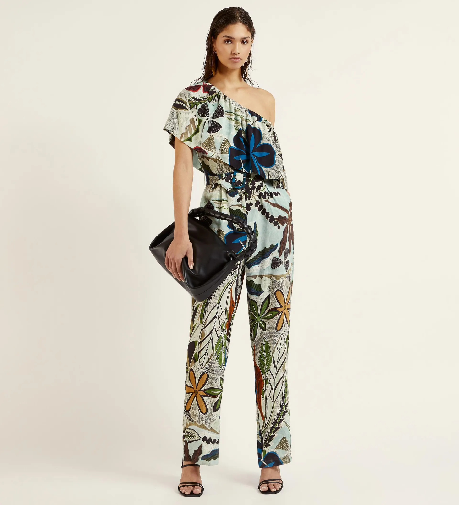 Mono asimétrico volante