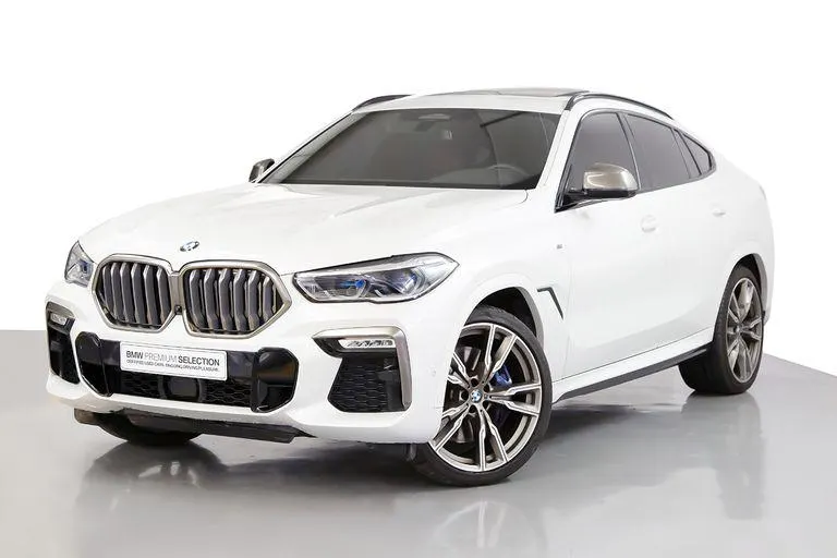 BMW X6 M50i