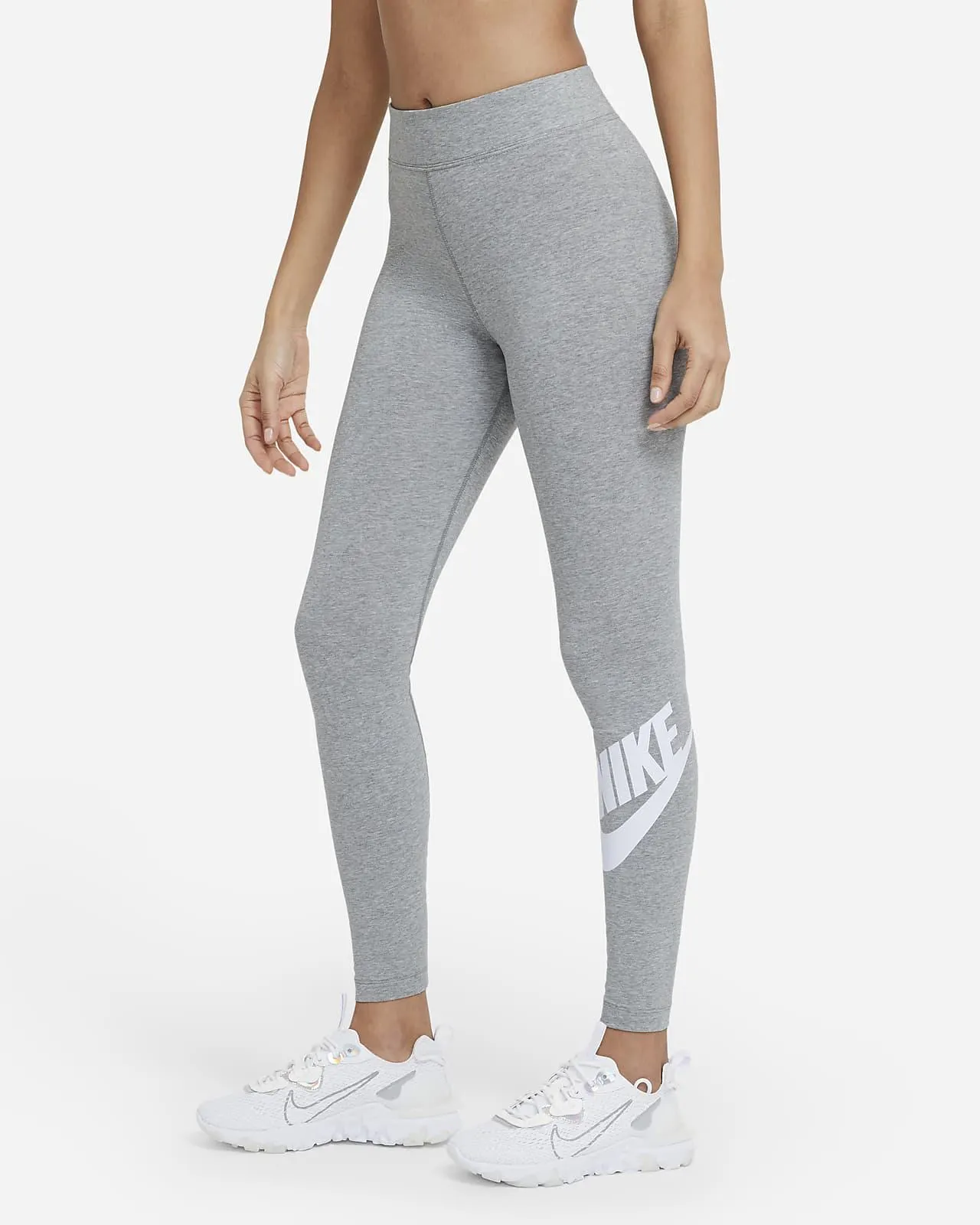 Nike Sportswear Essential