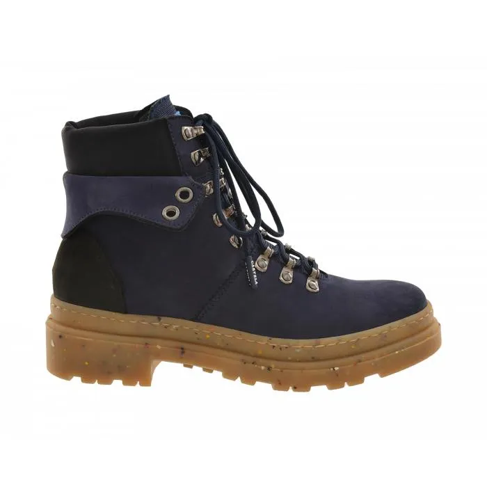 Carvela Weekend Suede Hiker Boots W Gum Outsole