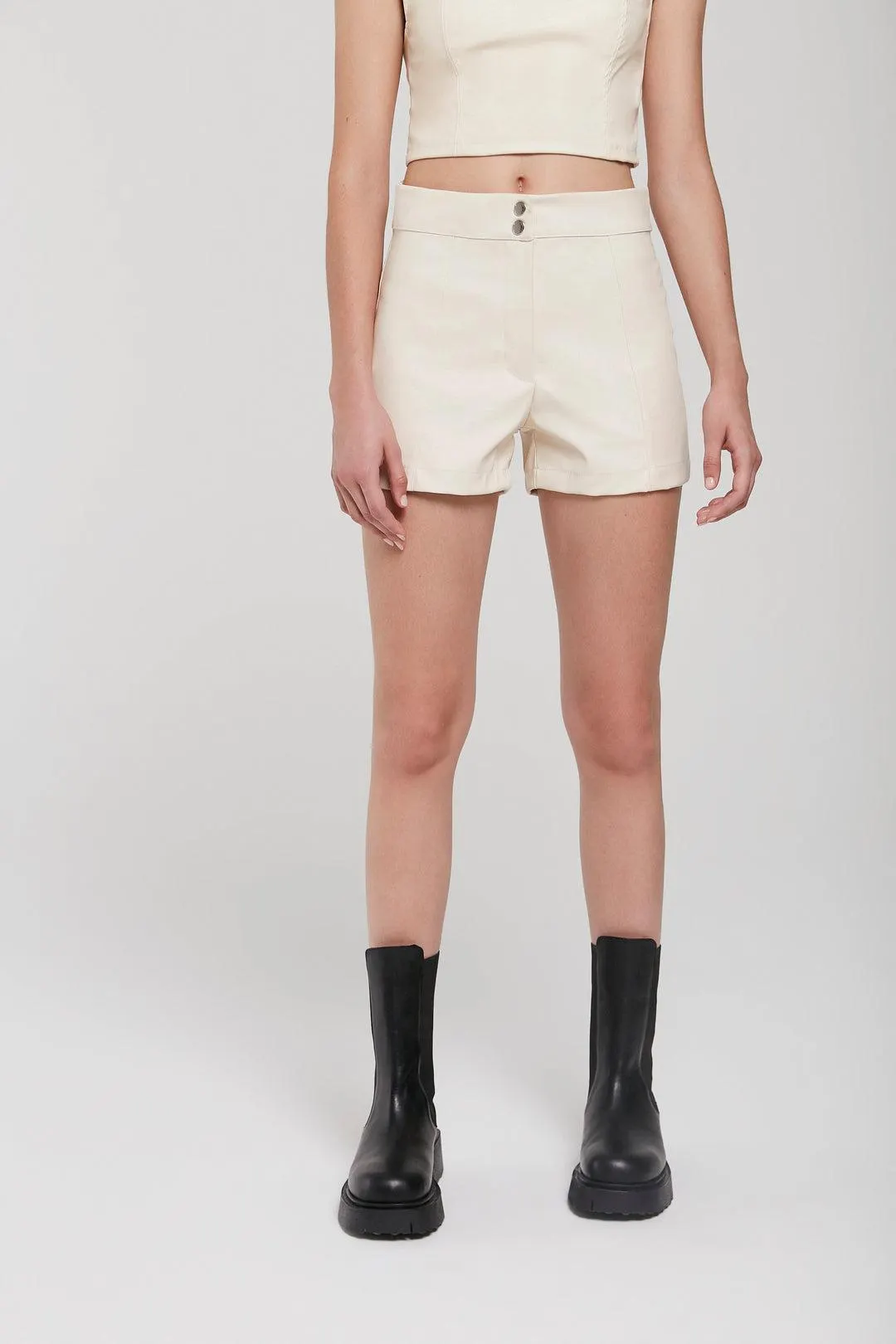 Short Rebecca - Crudo