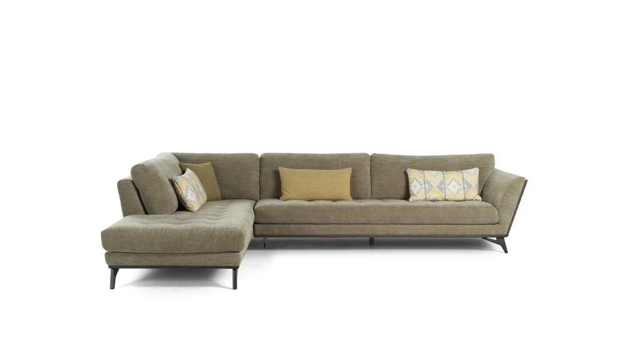 ESSENTIEL corner composition