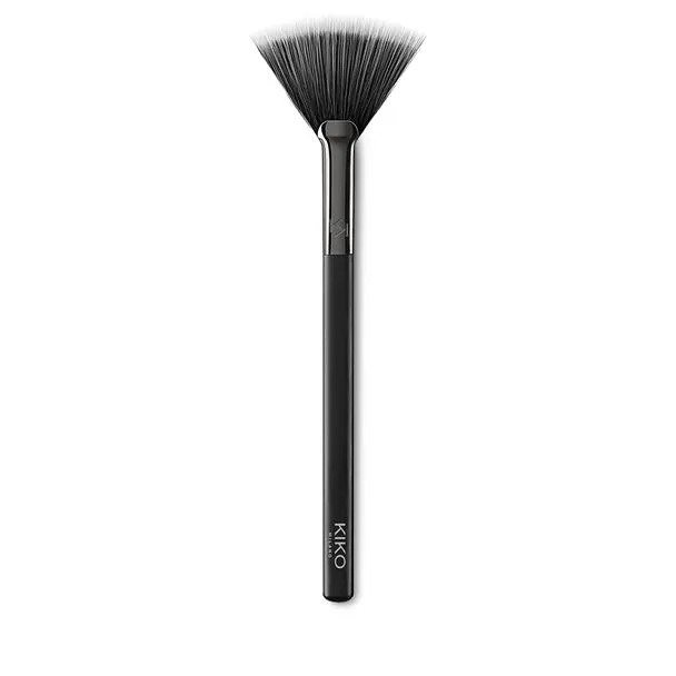 face 12 powder fan brush