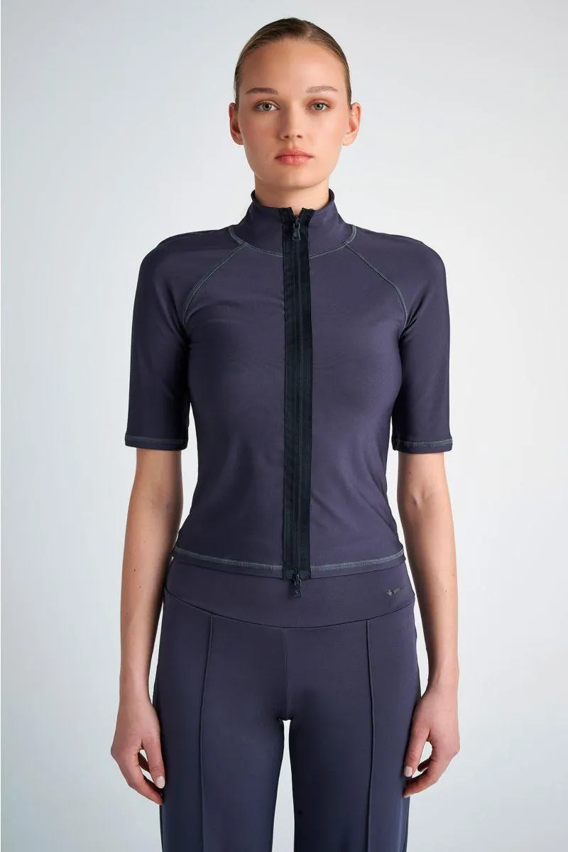 ΑΘΛΗΤΙΚΗ ΖΑΚΕΤΑ ΣΕ ΣΤΕΝΗ ΓΡΑΜΜΗ