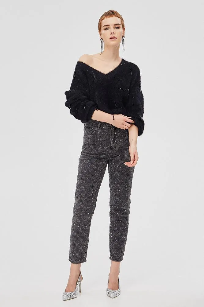 Fluffy sweater with beads