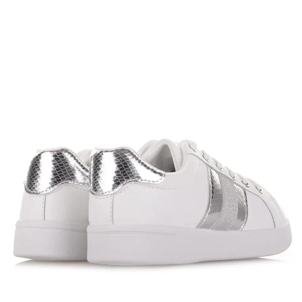 Γυναικεία λευκά sneakers με ασημί λεπτομέρειες Famous