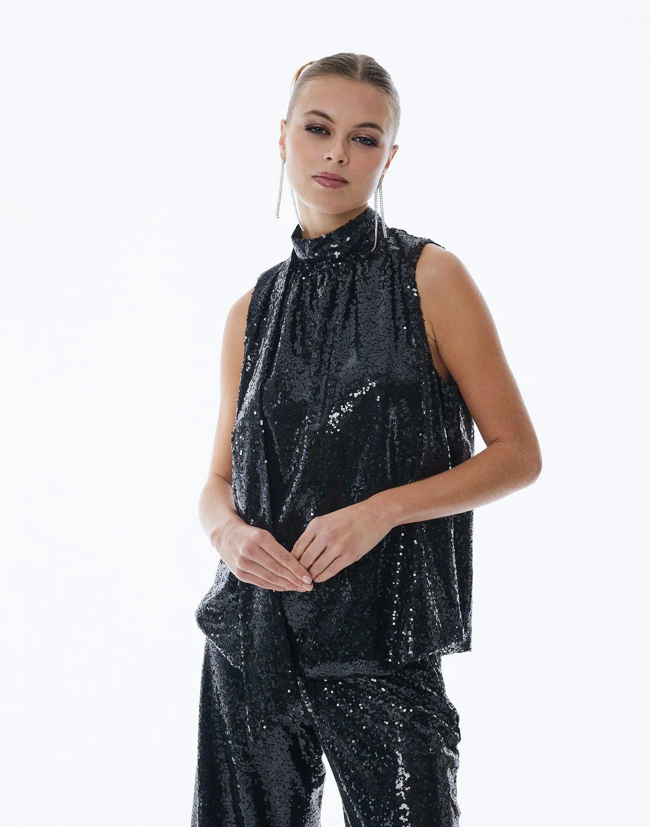 Τοπ με πούλιες και δέσιμο