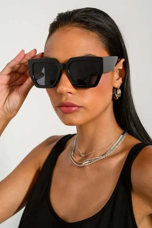 Τετράγωνα γυαλιά ηλίου