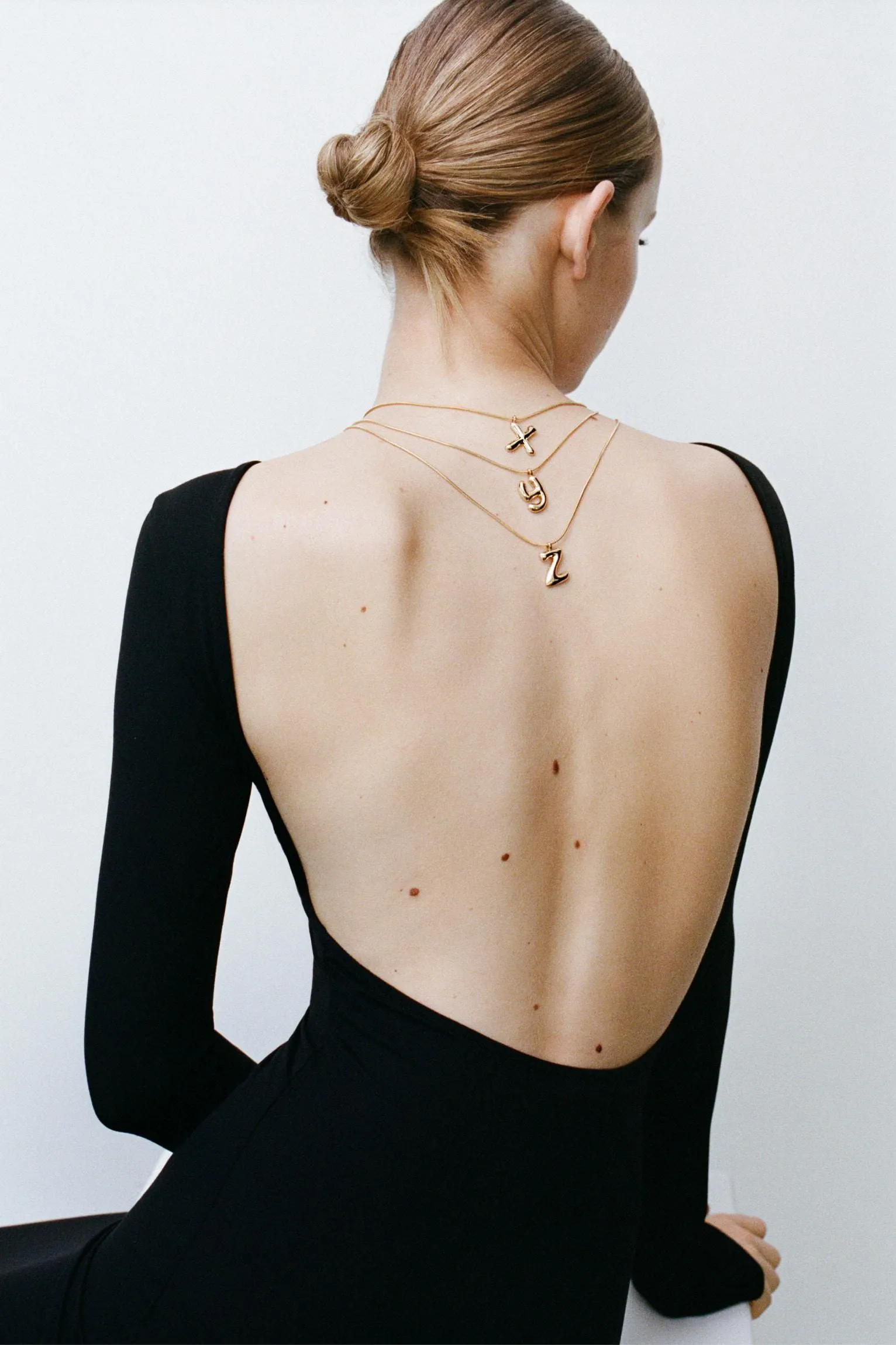 METAL LETTER NECKLACE