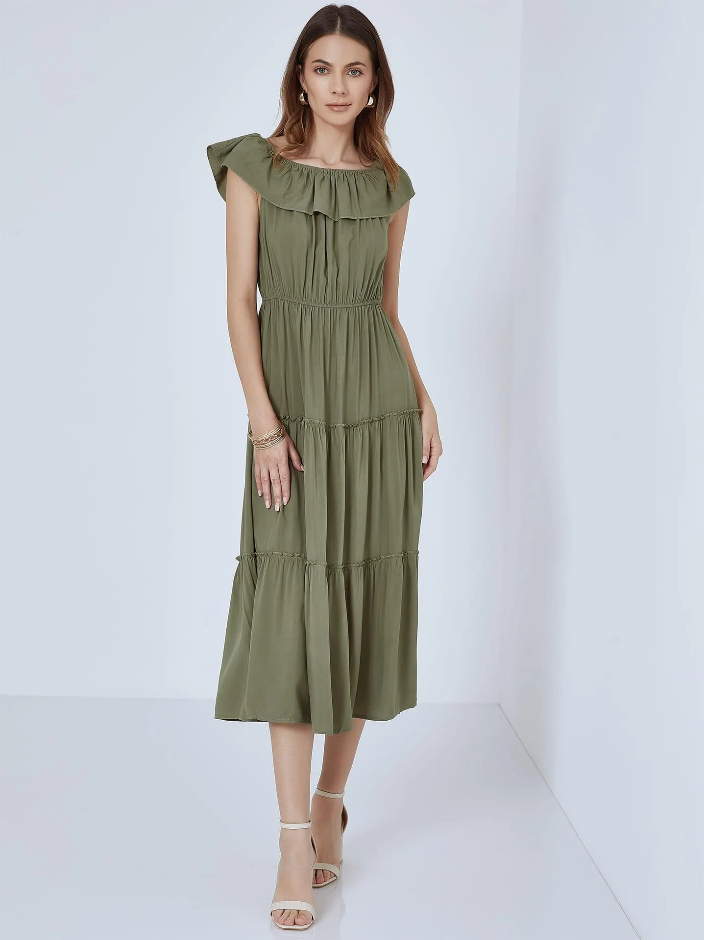 Μονόχρωμο φόρεμα με ακάλυπτους ώμους σε χακί