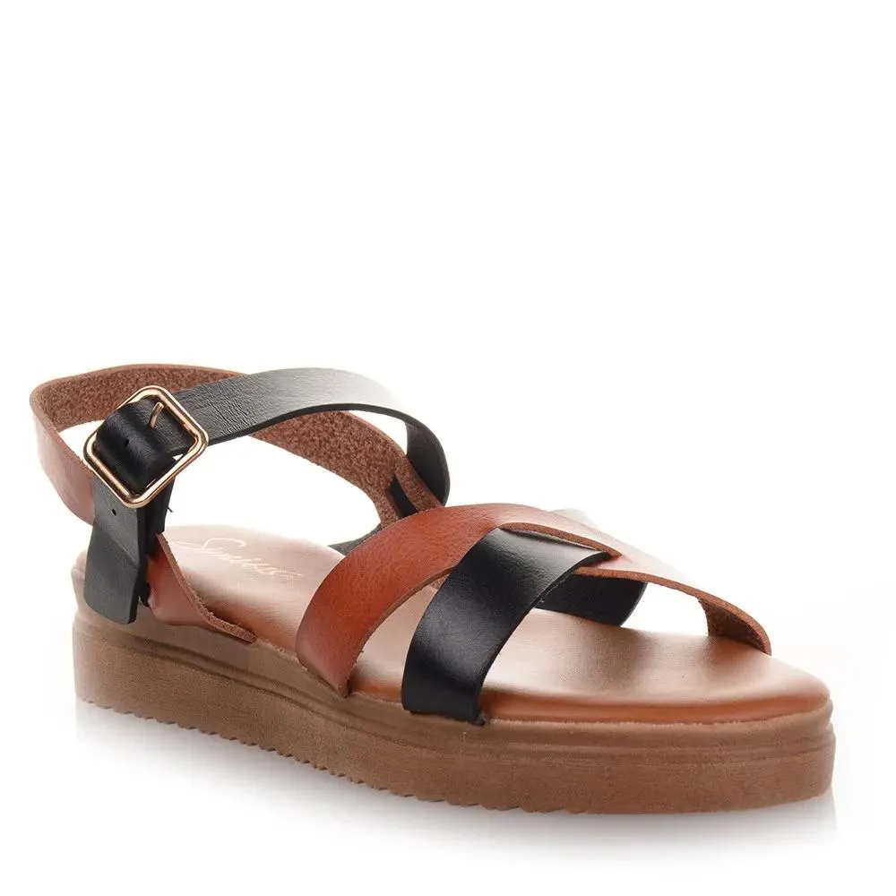 Μαύρα Flatforms με καφέ σόλα Famous