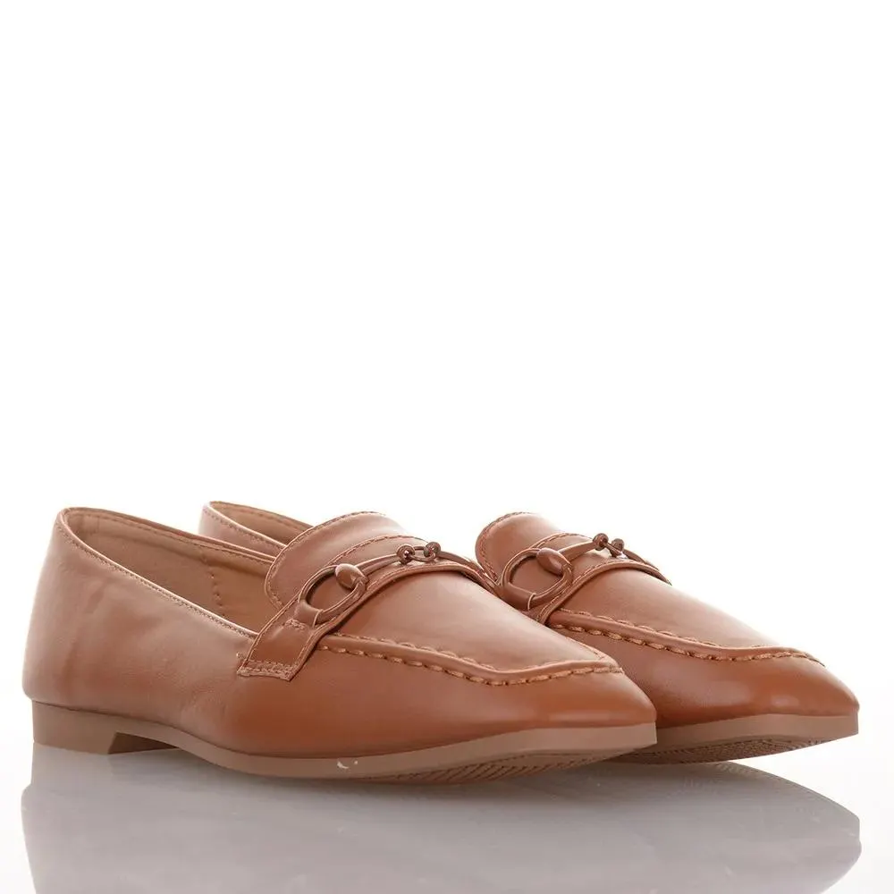 Κάμελ μοκασίνια με αλυσίδα Famous