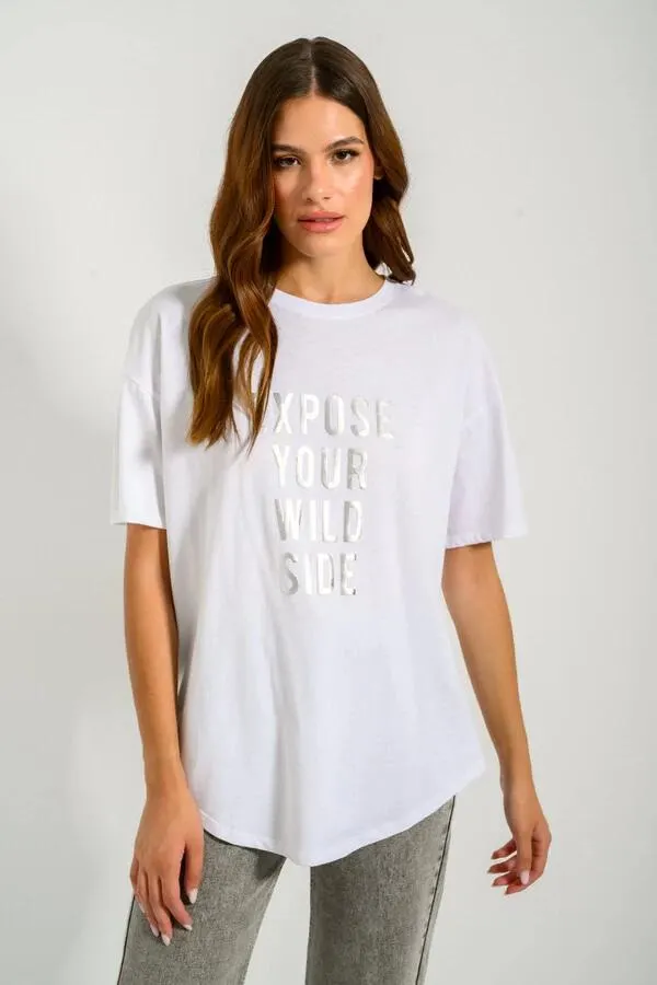 T-shirt με τύπωμα και ασύμμετρο τελείωμα