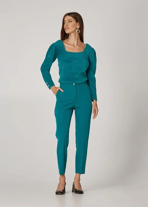 Fluffy πουλόβερ με έντονους ώμους