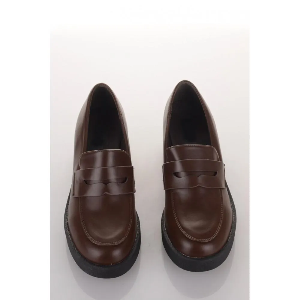 Γυναικείες γόβες με χοντρό τακούνι σε μπορντό χρώμα FAMOUS