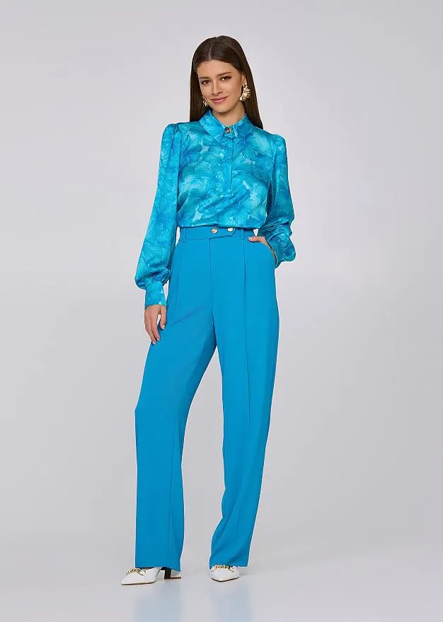 Εμπριμέ μπλούζα με γιακά με σατέν όψη