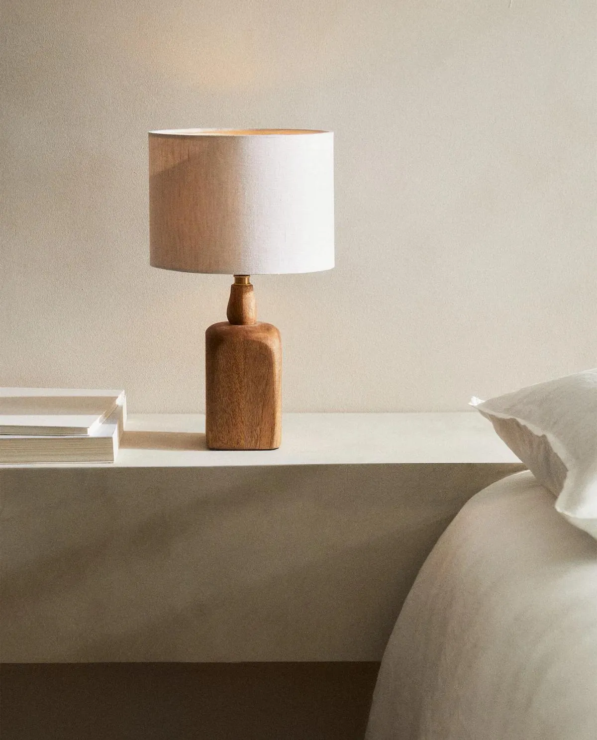 ΦΩΤΙΣΤΙΚΟ ΜΕ ΞΥΛΙΝΗ ΒΑΣΗ