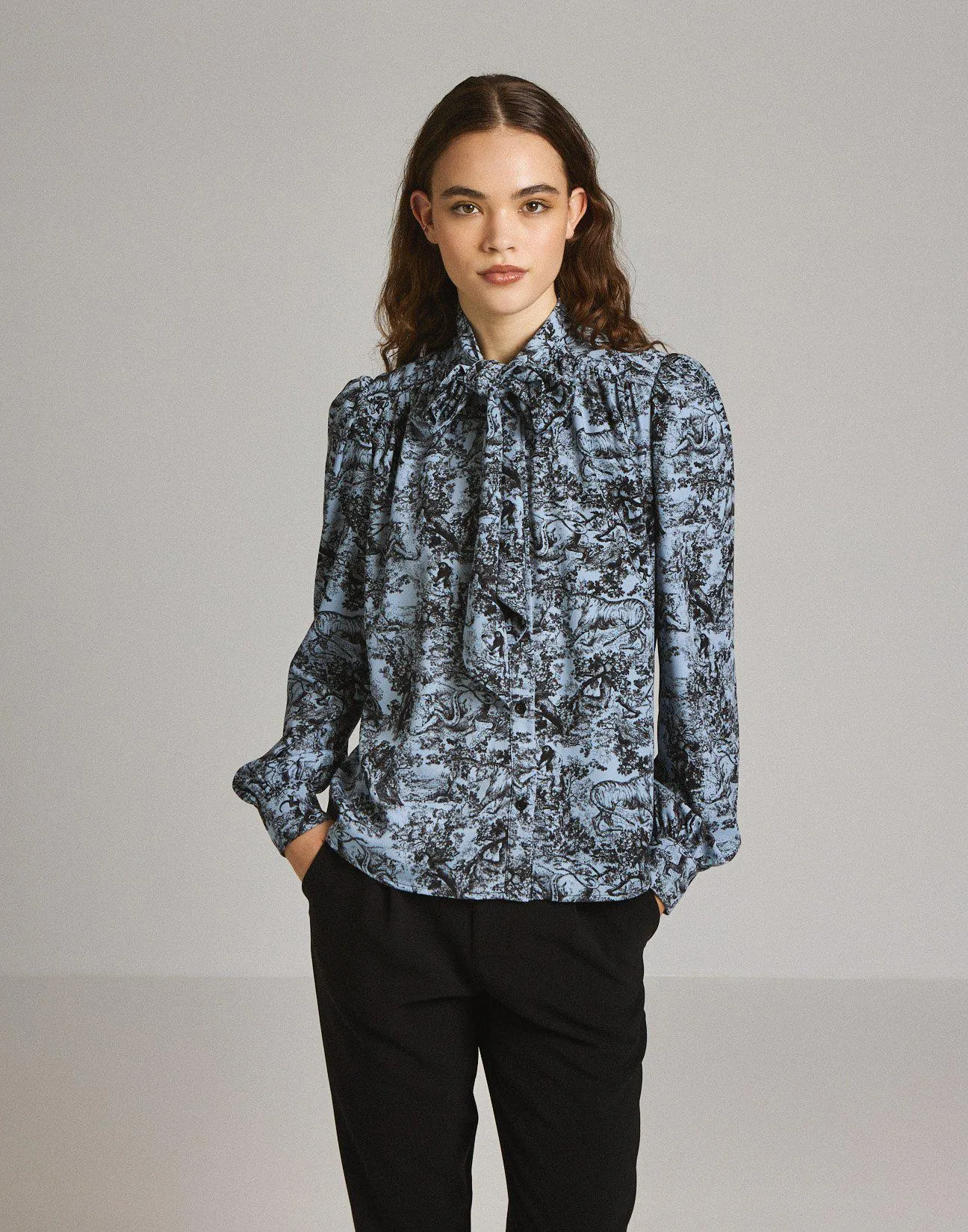 Εμπριμέ πουκάμισο με δέσιμο