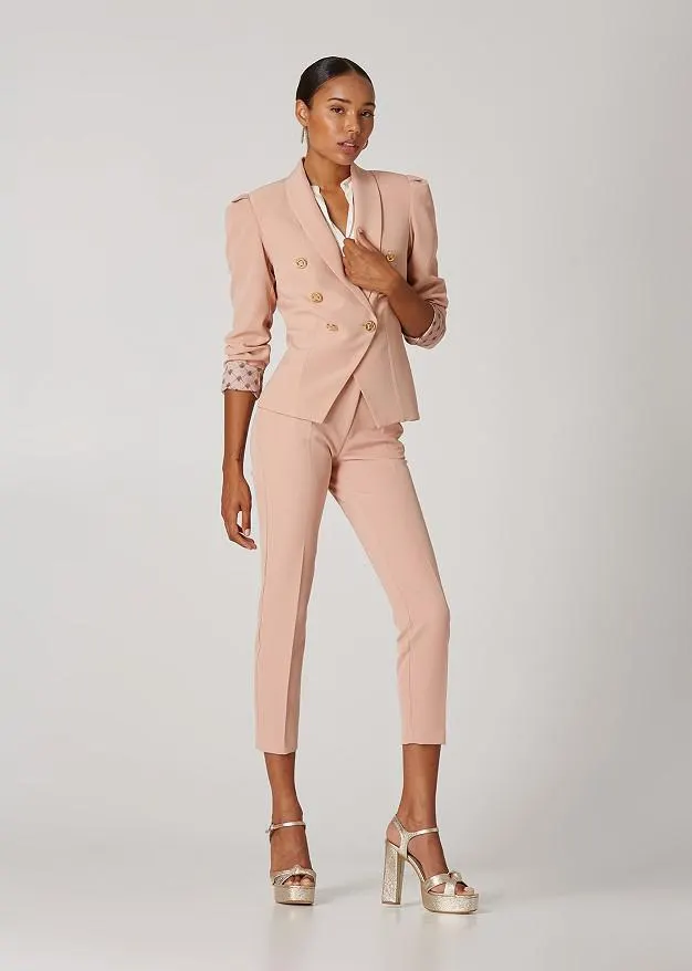 Σταυρωτό σακάκι με έντονους ώμους