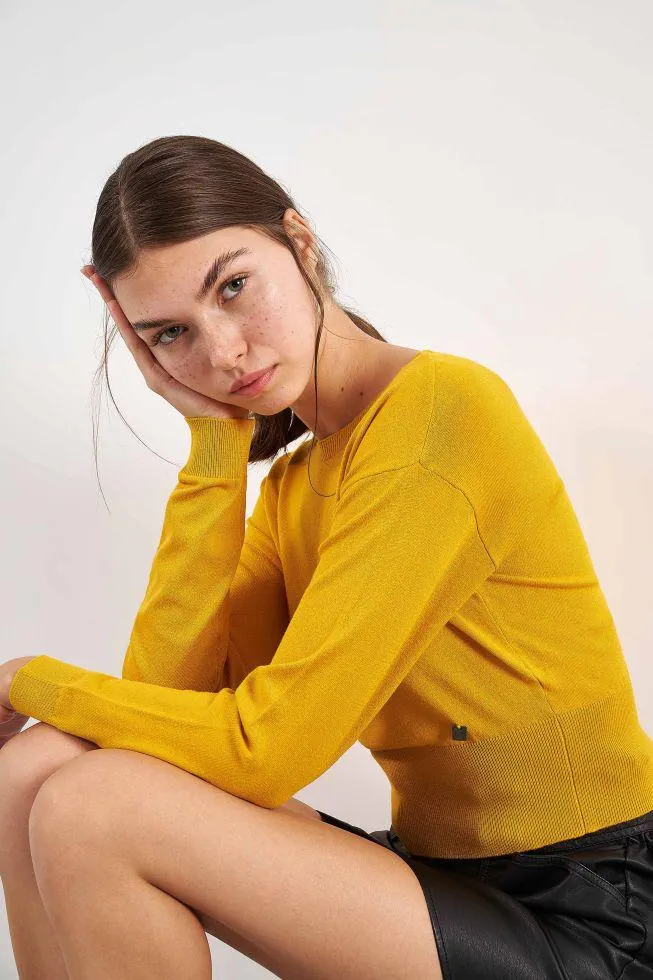 Πλεκτή μπλούζα λαιμόκοψη-χαμόγελο Curry