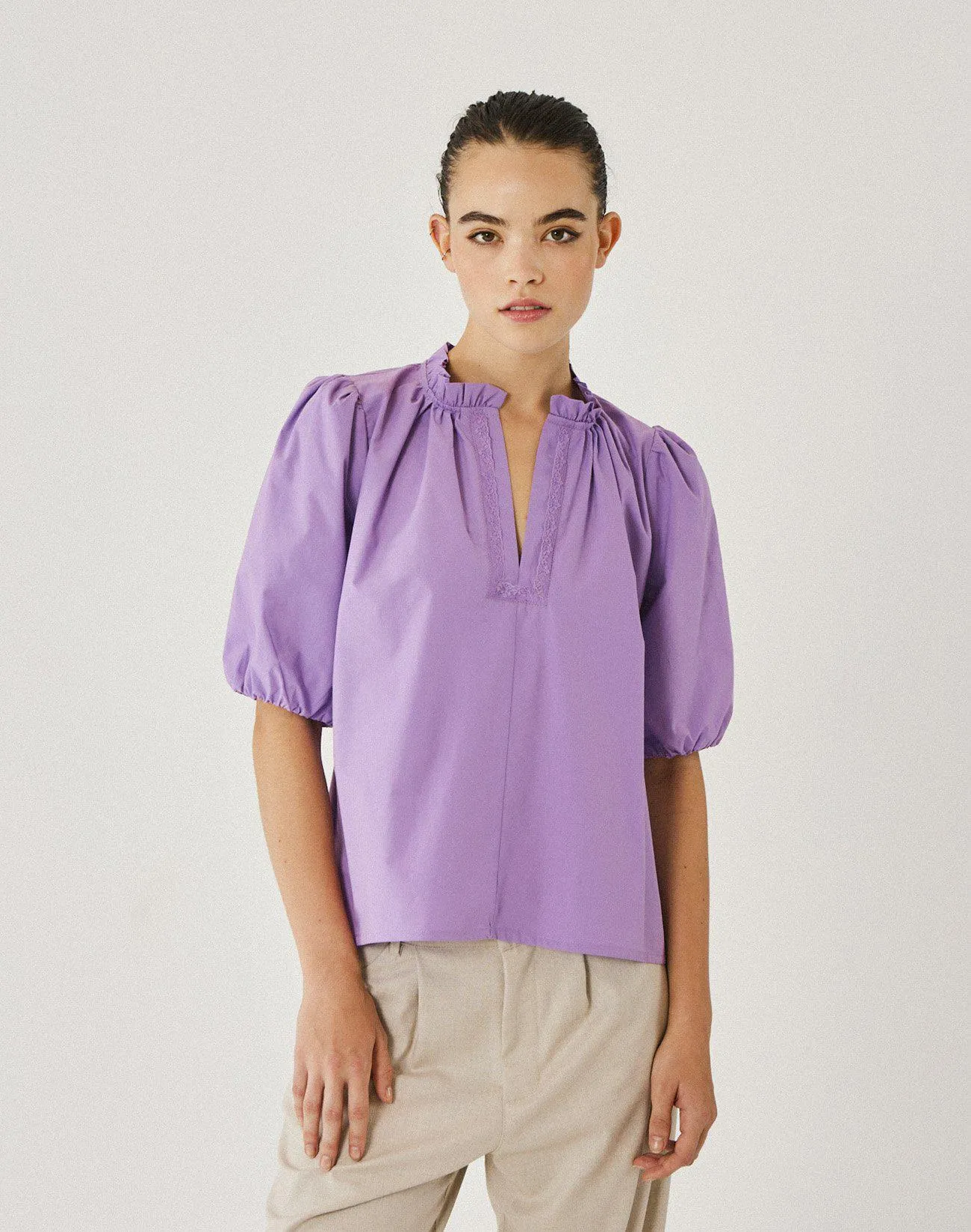 Μπλούζα ποπλίνα με δαντέλα