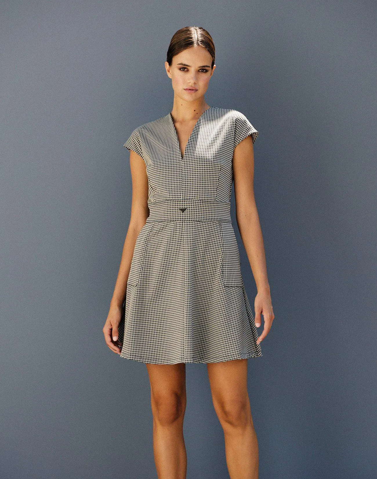 Μίνι φόρεμα πιε ντε πουλ