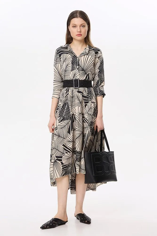 Maxi dress with ruffles