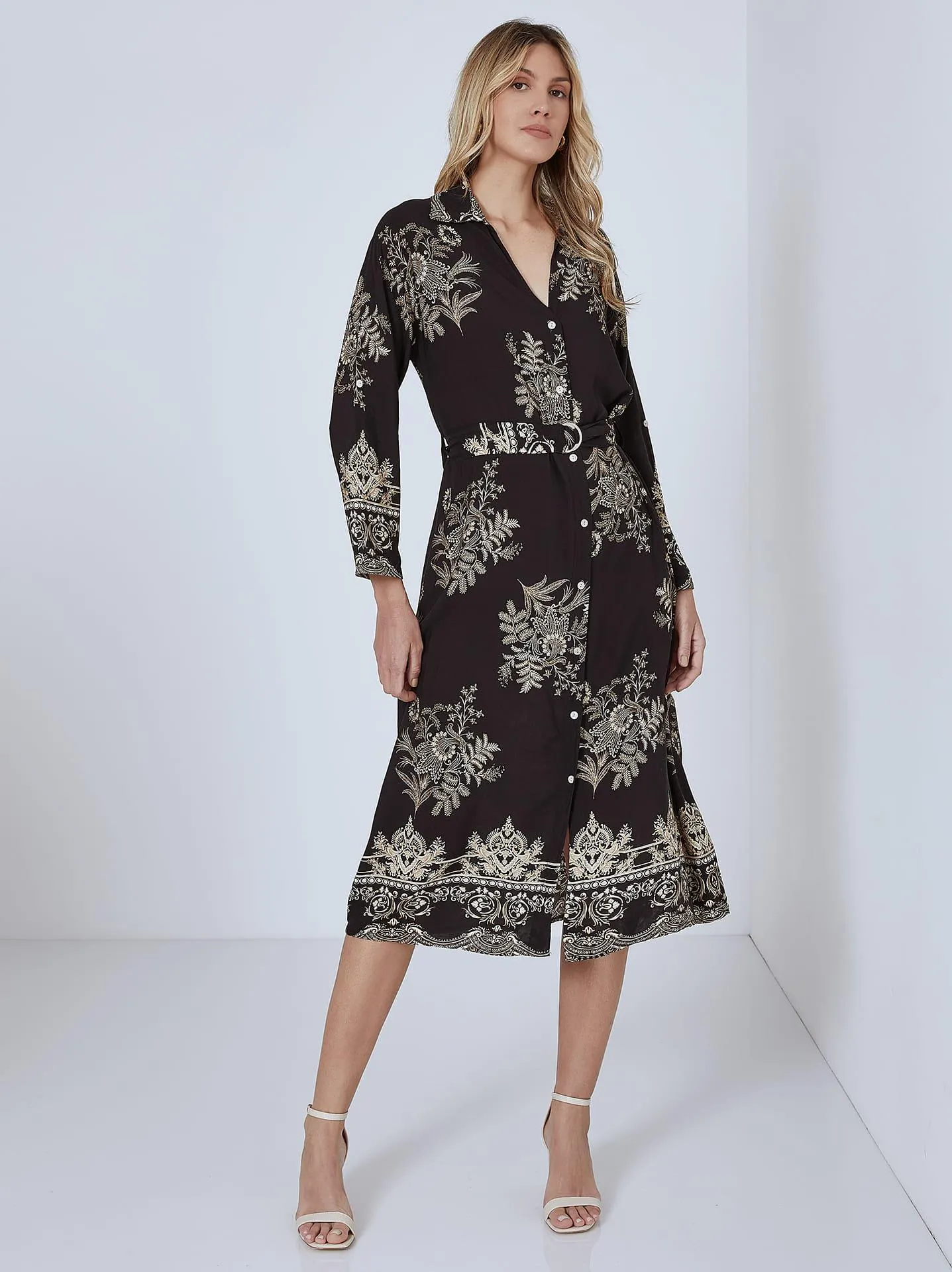 Σεμιζιέ φόρεμα με κλασικό γιακά σε μαύρο