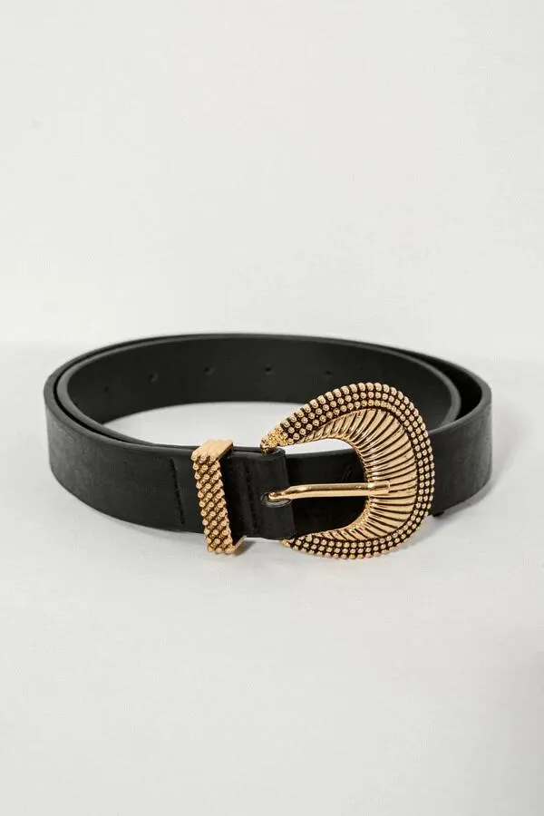 Ζώνη σε όψη δερματίνης με σκαλιστή αγκράφα