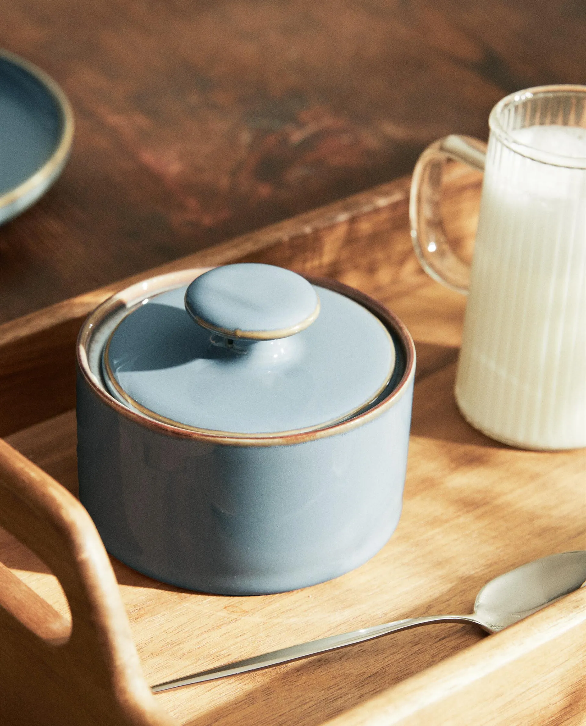 SUGAR BOWL WITH CONTRAST RIM