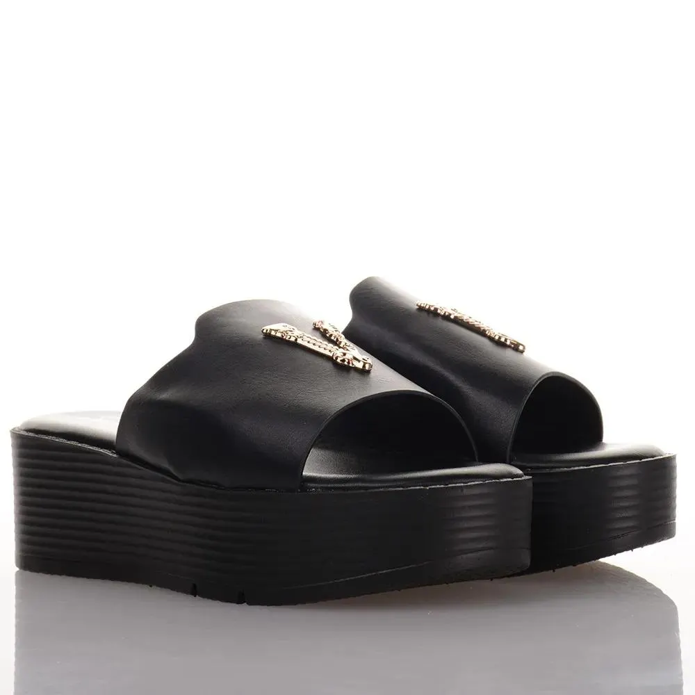 Πλατφόρμες σε μαύρο χρώμα Famous