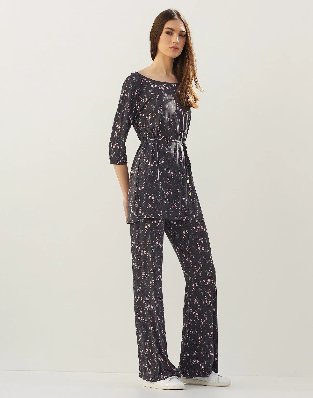 Εμπριμέ παντελόνι